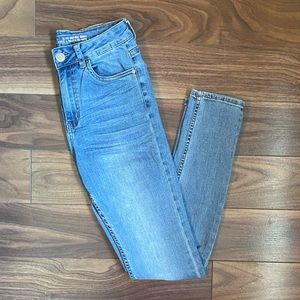 Cali Ultra High Rise Skinny Jeans Size 3 Medium Blue